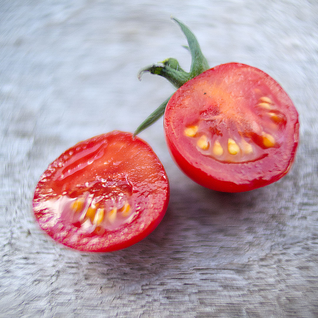 world of chillies cherry falls tomato sliced lengthways
